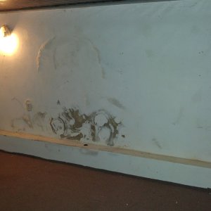 Betonplatten um Haussockel ersetzen