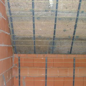 Heraklithplatten in der Dachschräge mit Wandheizung