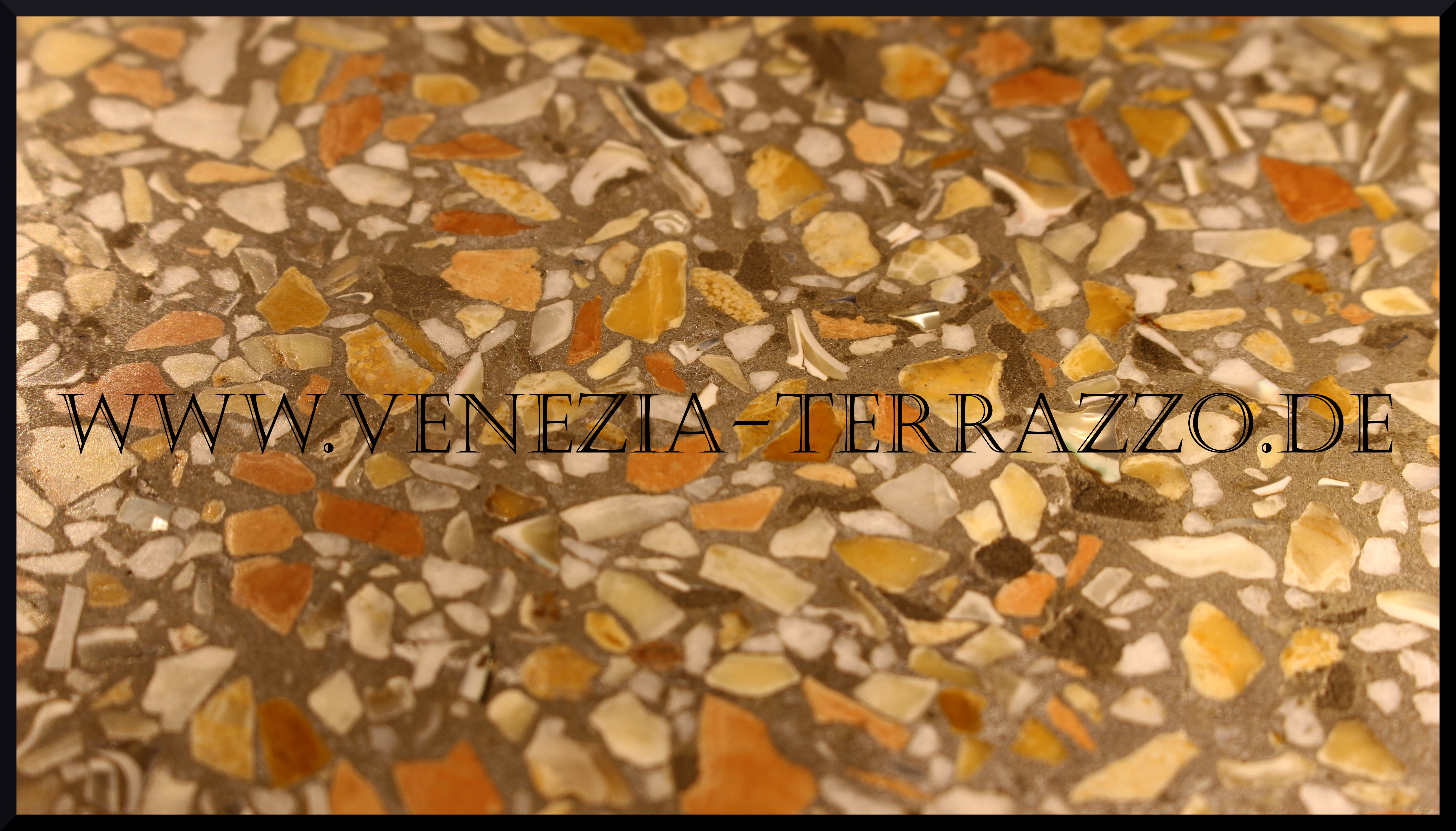 Terrazzo Muster mit Perlmutt: 15 05 19