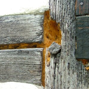 Bauschaum als Holzersatz