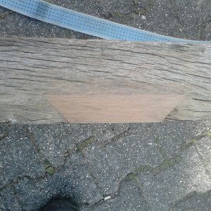Zweifach schräg eingeschnittenes Reparatur Holz