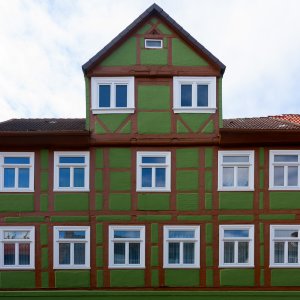 Fachwerkhaus mit grüner Fassade