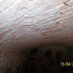 Kellergewölbe auf Schwalbenschwanz gesetzt mit Gelenkausbildung im Scheitel
