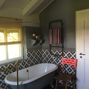 Wunderschönes Badezimmer im Landhausstil
