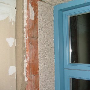 Vroegum-Fenster: Putzträger über Winddichtungslippen