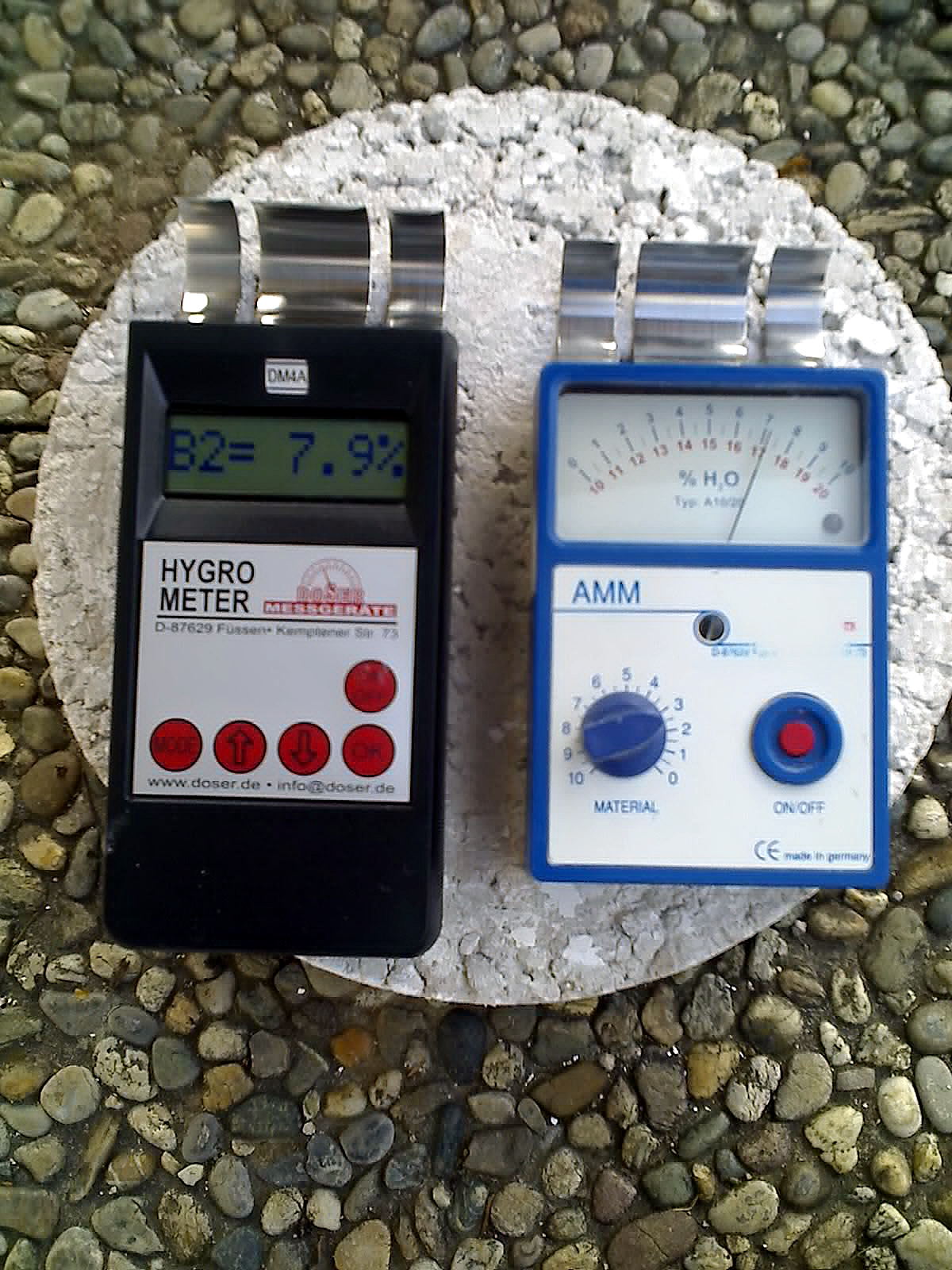 Baustoff Feuchte-Messung (moisture meter)