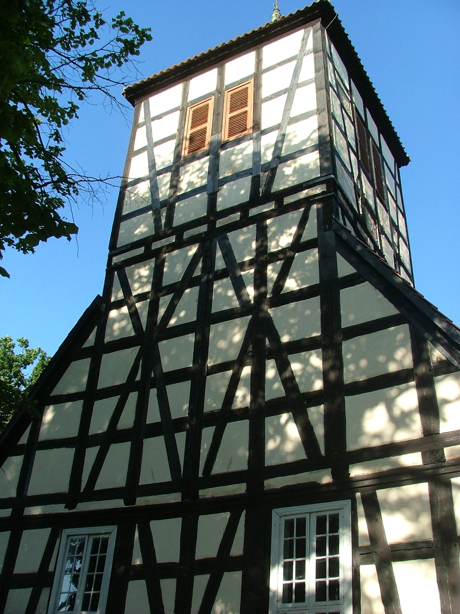 Fachwerkkirche in Luckow: Detail  Turm