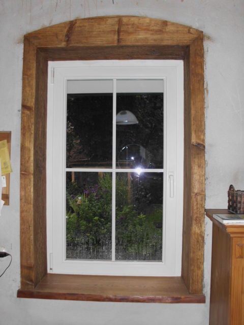 Fensterrahmen aus Altholz