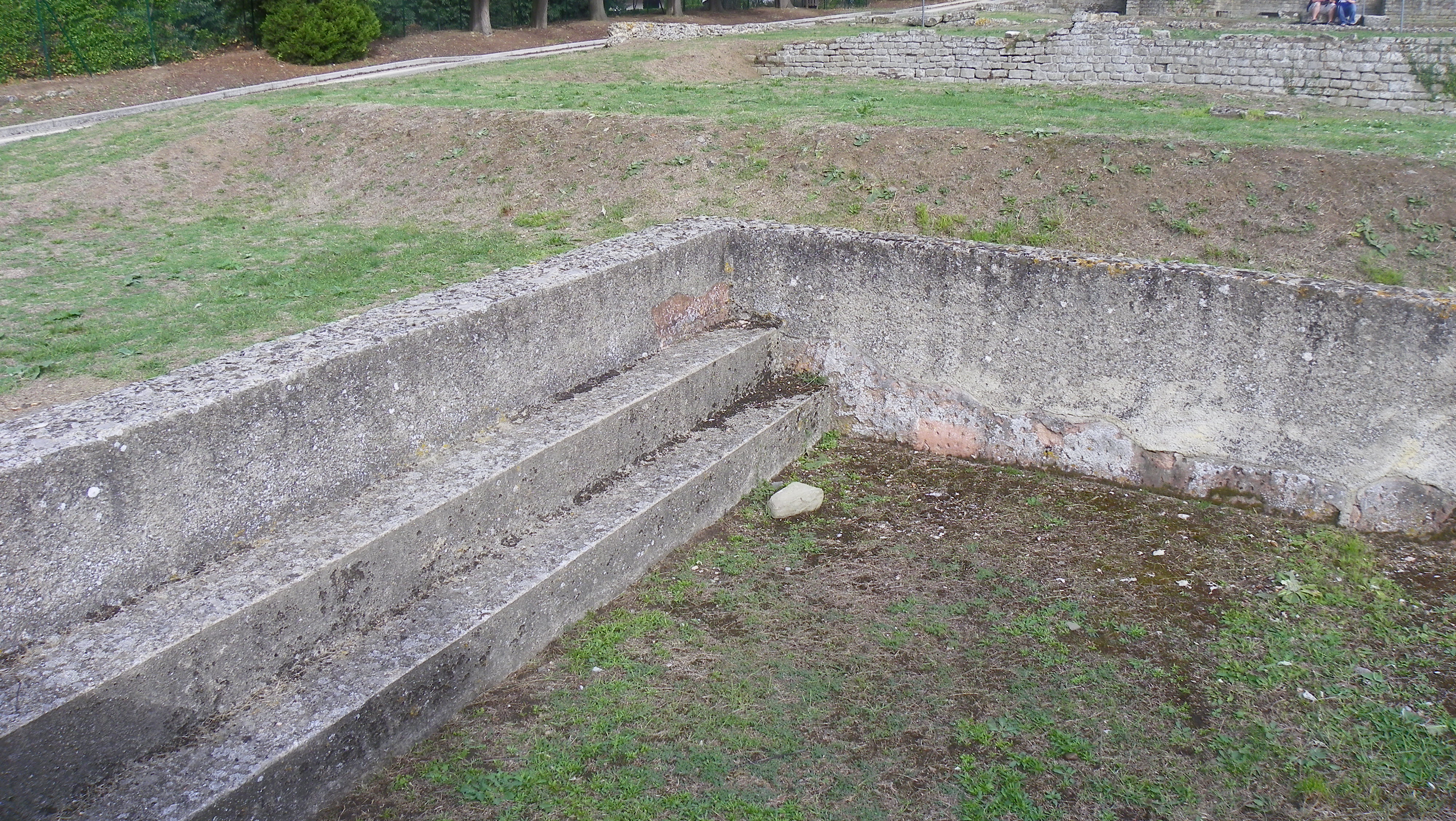 Frigidarium, römisches Kaltwasserbecken einer Thermenanlage in Fiesole