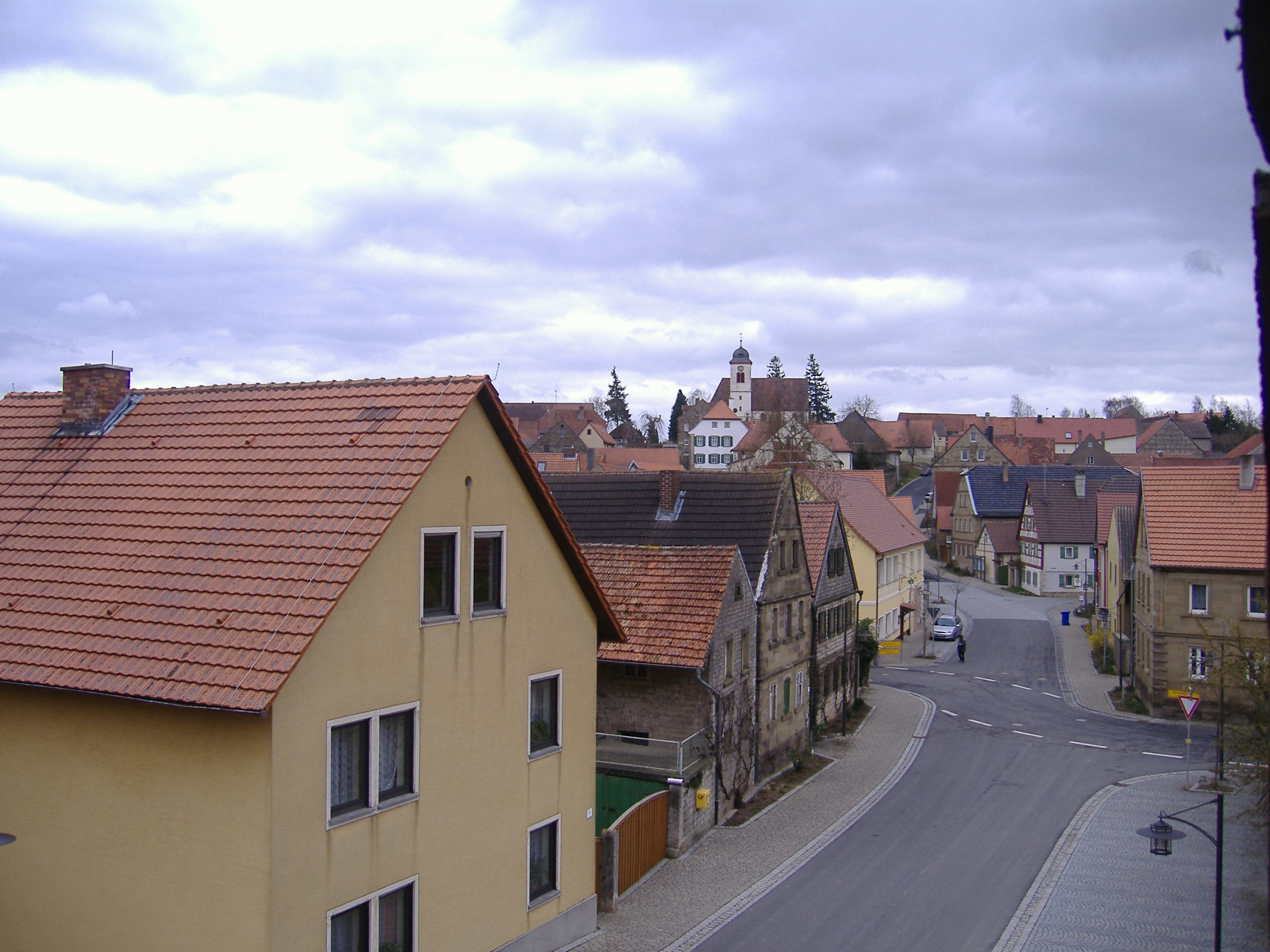Gnodstadt  -Aussicht von meinen Dachgiebelfenster aus-
